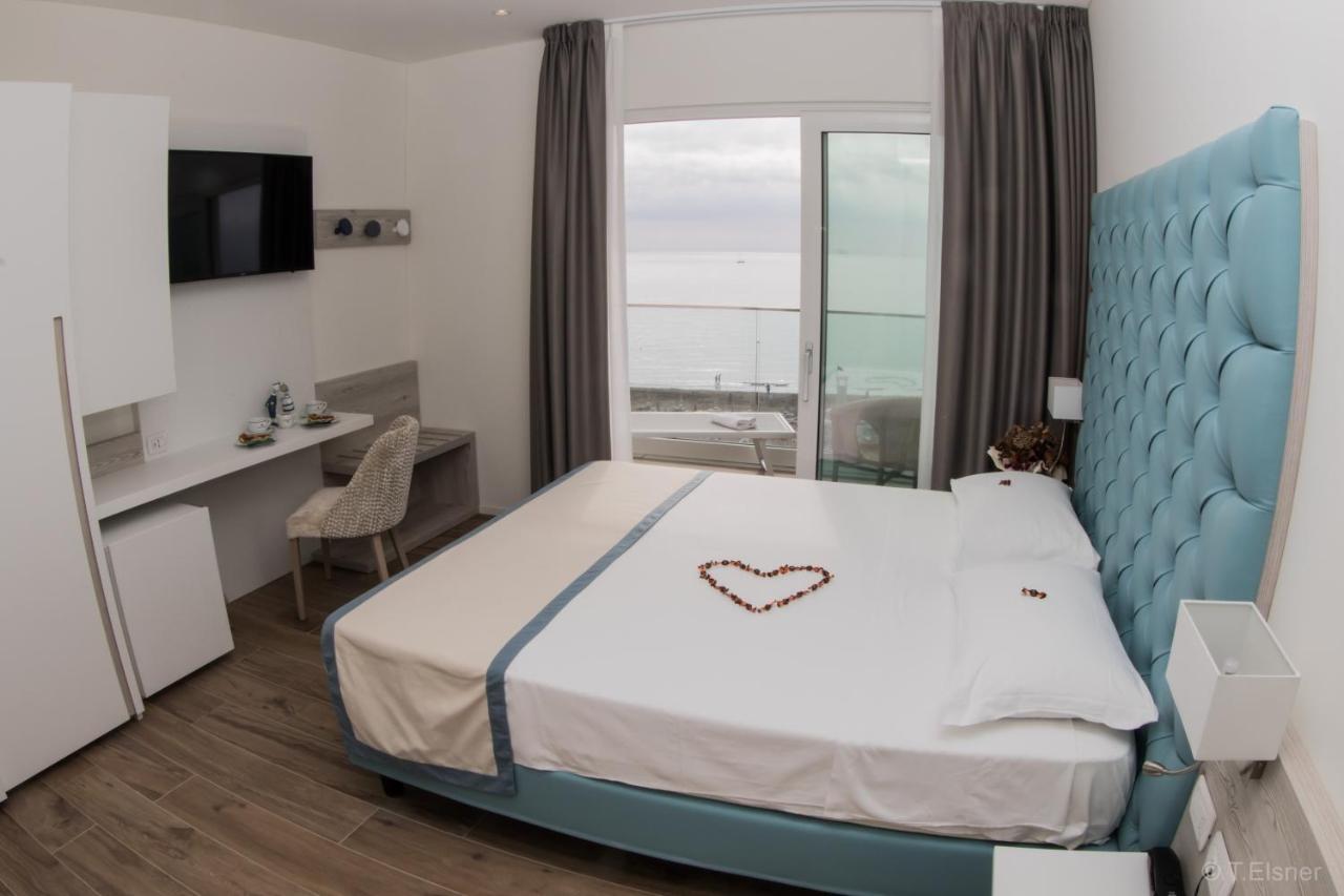 Ariston Hotel 3*